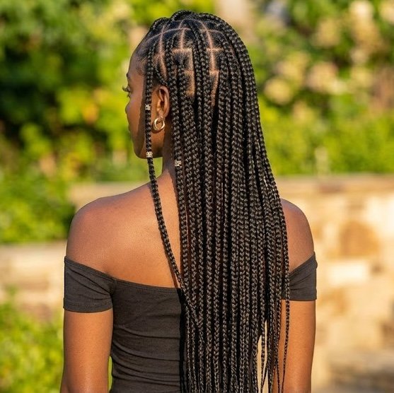 African braiding style by Braids Studio